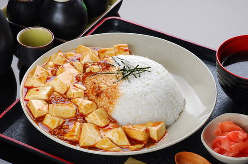 麻辣鲜香，醇香交融 麻婆豆腐与豆奶的视觉与味觉之旅